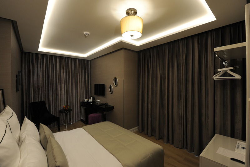 Le Petit Palace Hotel - Special Category Stambuł Zewnętrze zdjęcie